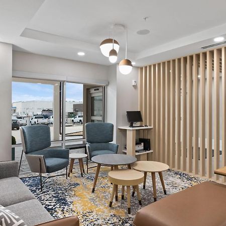 Towneplace Suites By Marriott White Hall Buitenkant foto