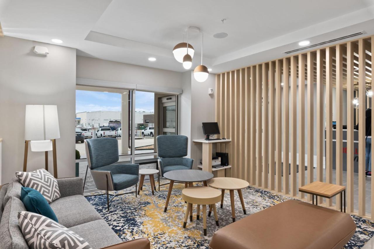 Towneplace Suites By Marriott White Hall Buitenkant foto