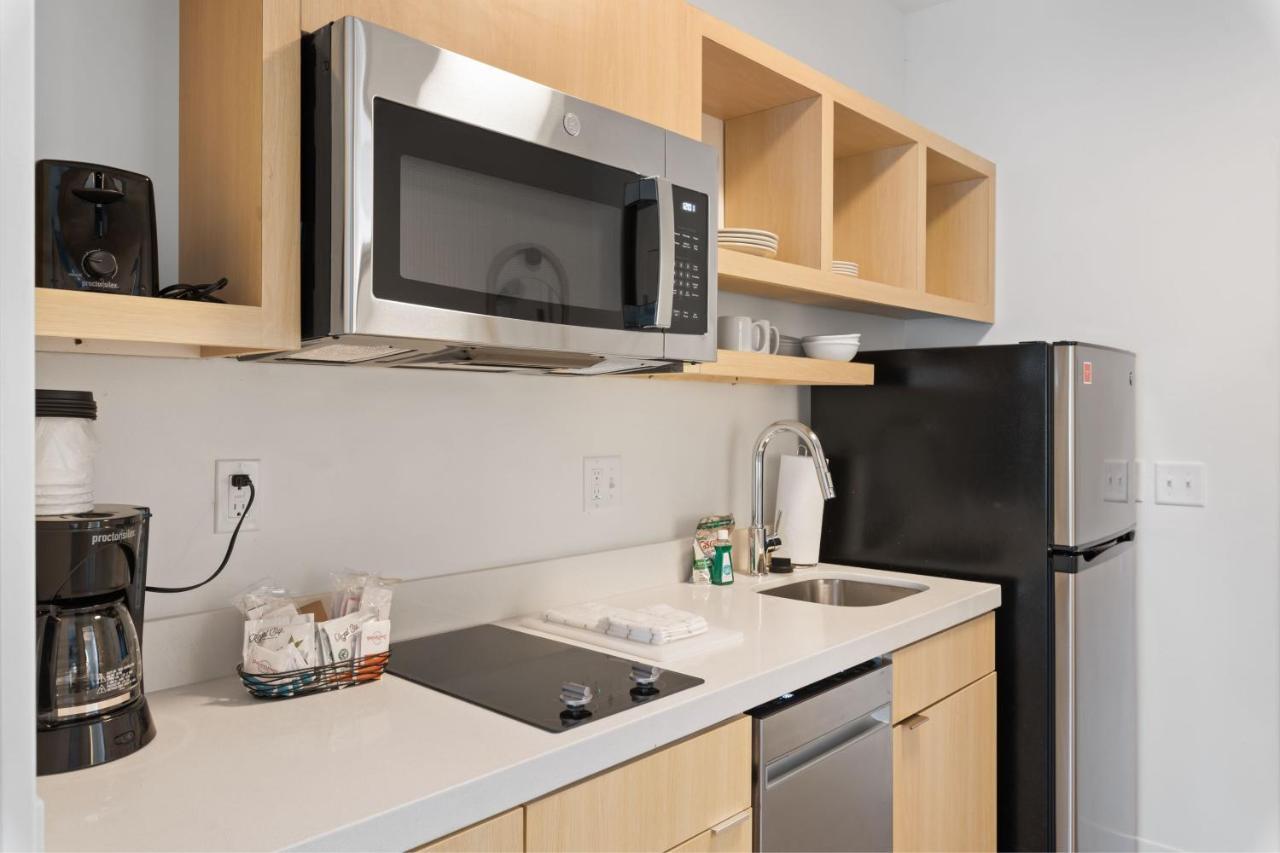 Towneplace Suites By Marriott White Hall Buitenkant foto
