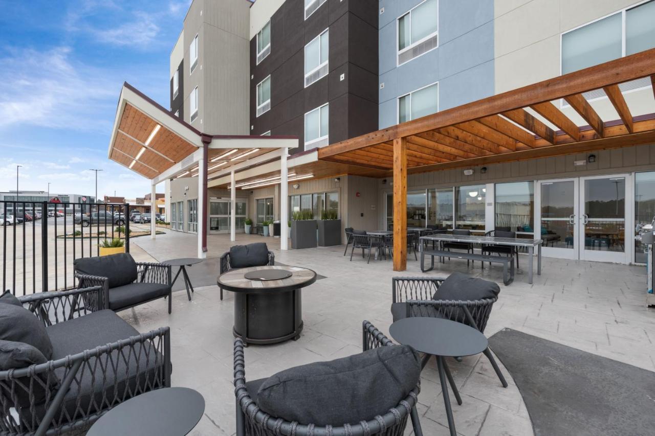 Towneplace Suites By Marriott White Hall Buitenkant foto
