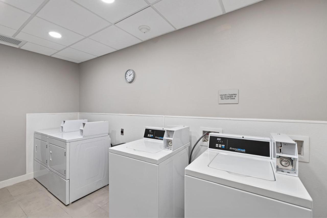 Towneplace Suites By Marriott White Hall Buitenkant foto