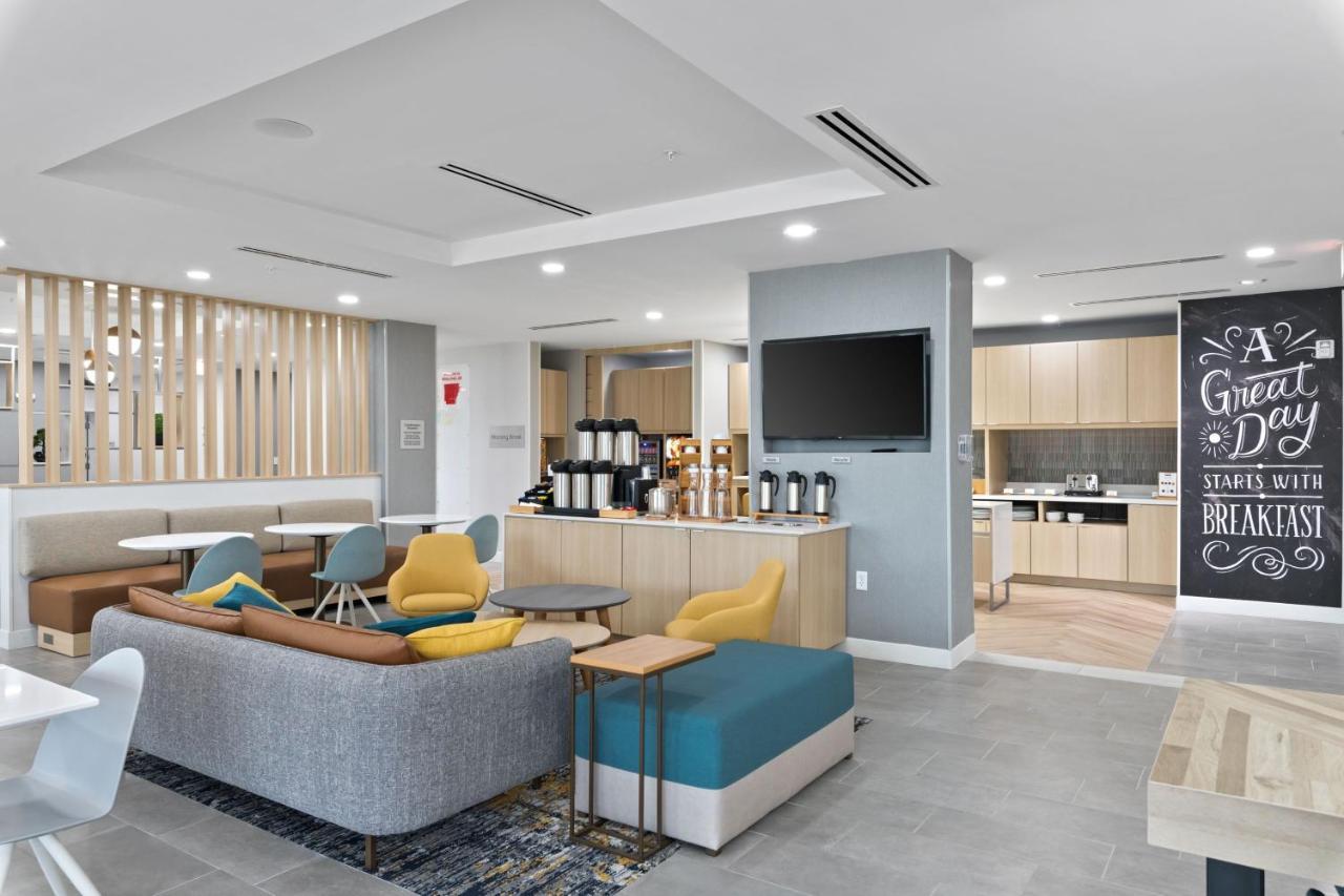 Towneplace Suites By Marriott White Hall Buitenkant foto